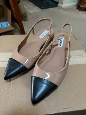 Steve Madden Two-Tone Nude and Black Pointed Slingback Flats